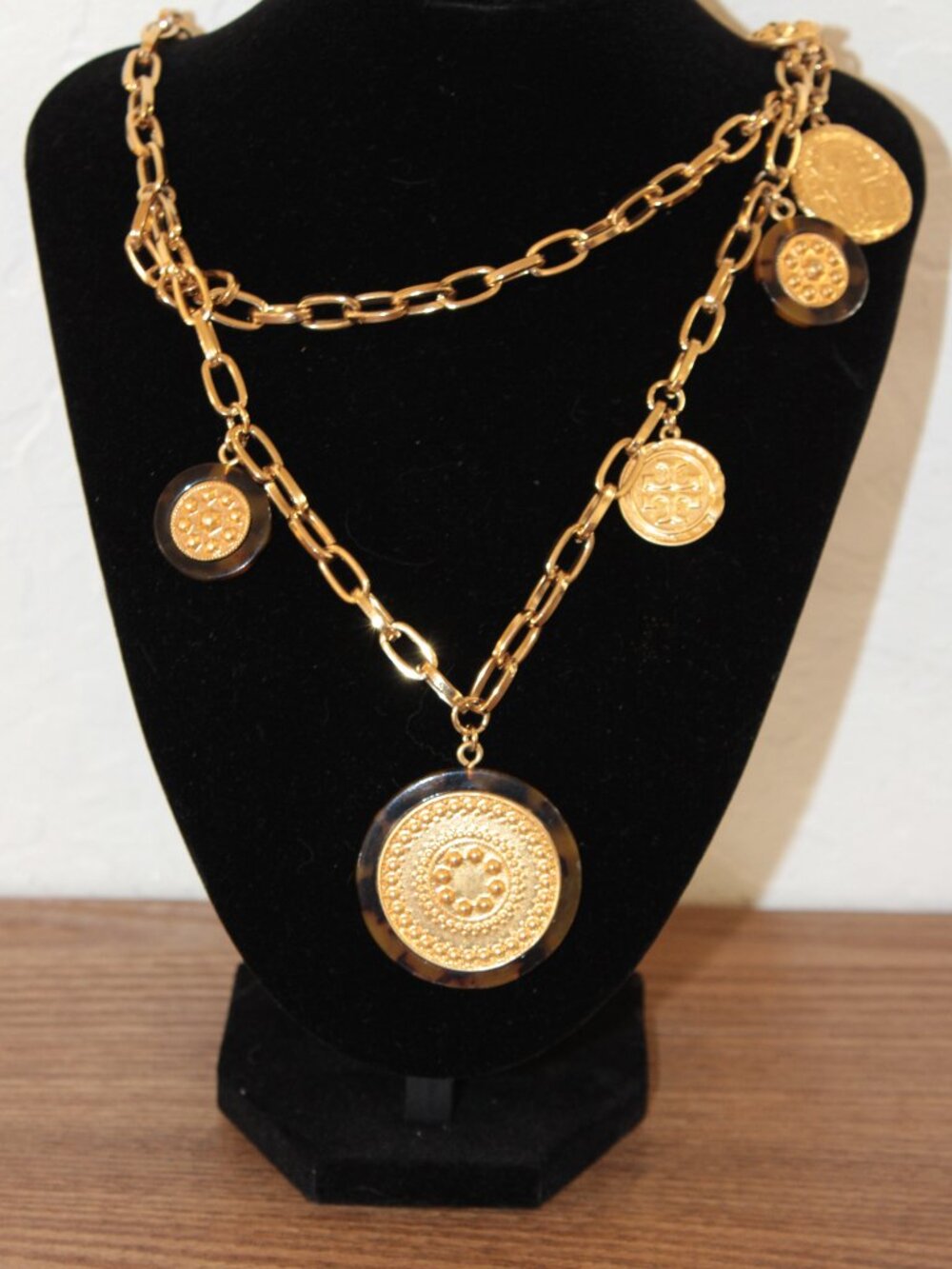 Tory Burch Rare Gold Tortoise Medallion Charm Necklace NWT